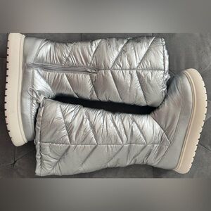 Brand new Forever 21 winter boots size 8.Never worn